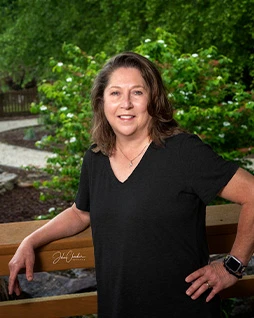 Lezley Dellinger